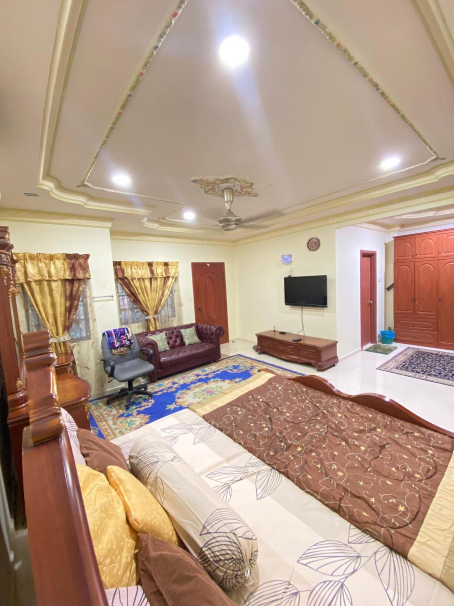 Nenda Homestay Kampong Baharu Cheras Batu Sa-Belas Esterno foto